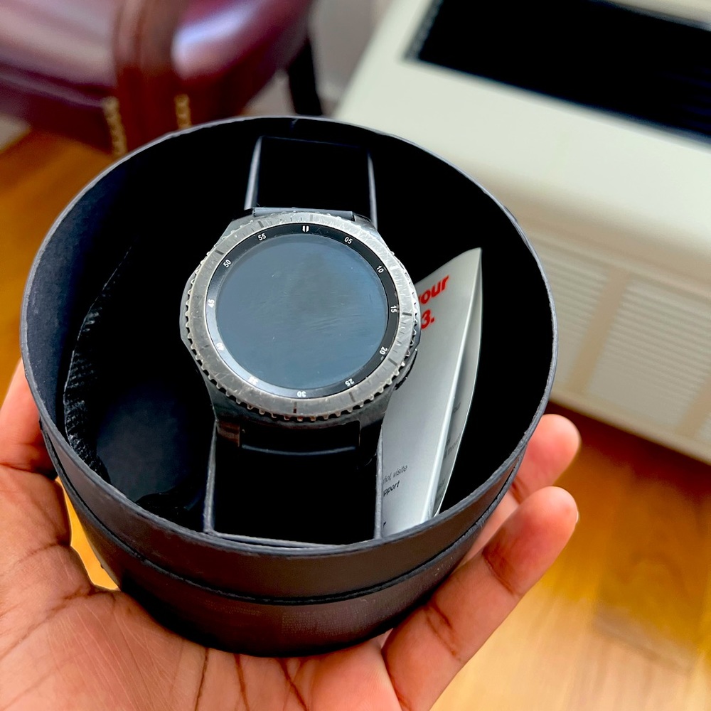 Samsung Galaxy S3 Frontier Smart Watch with Stand Alone Feature